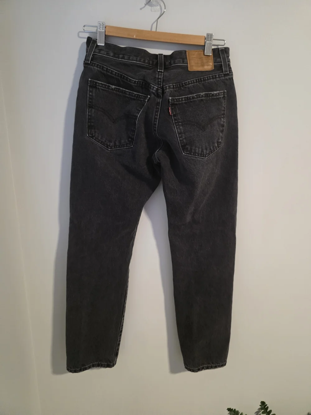 Levi’s Premium Midy Straight Black Washed Jeans Women’s Size 26 - Picture 5 of 16